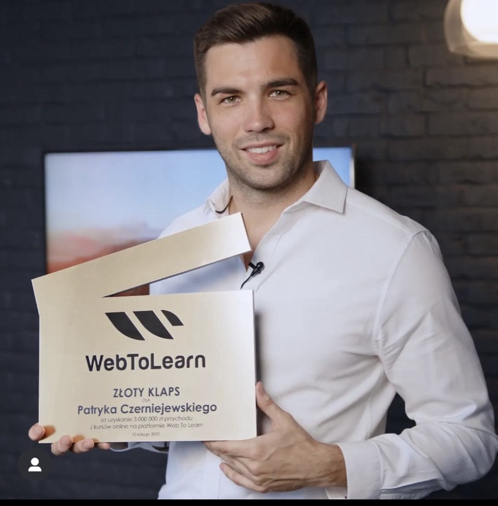 Patryk Czerniejewski ze Złotym Klapsem za wyniki sprzedażowe kursów online